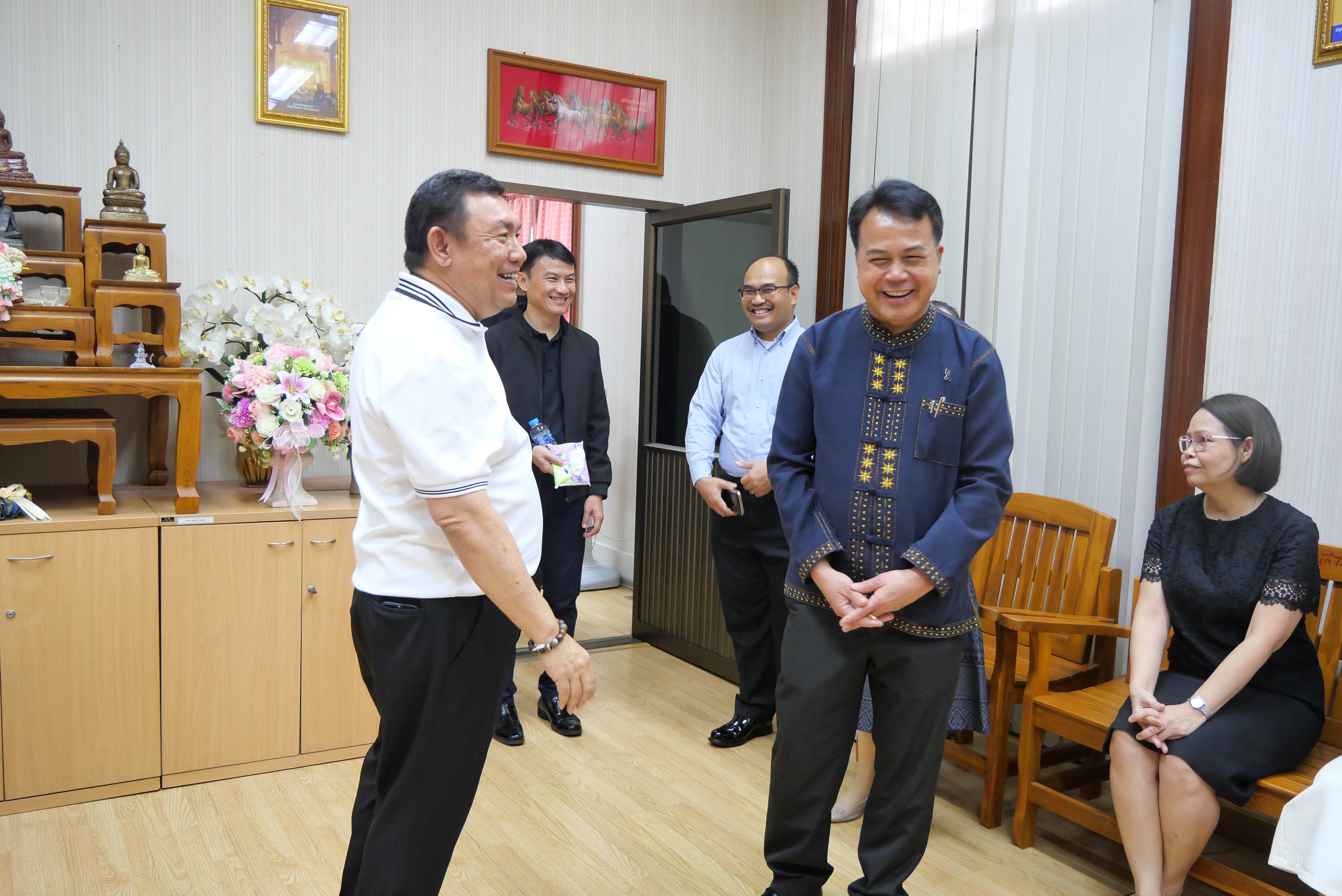 title - เลขาธิการ ส.ป.ก. ตรวจเยี่ยมบุคลากร ส.ป.ก. ถนนราชดำเนินนอก